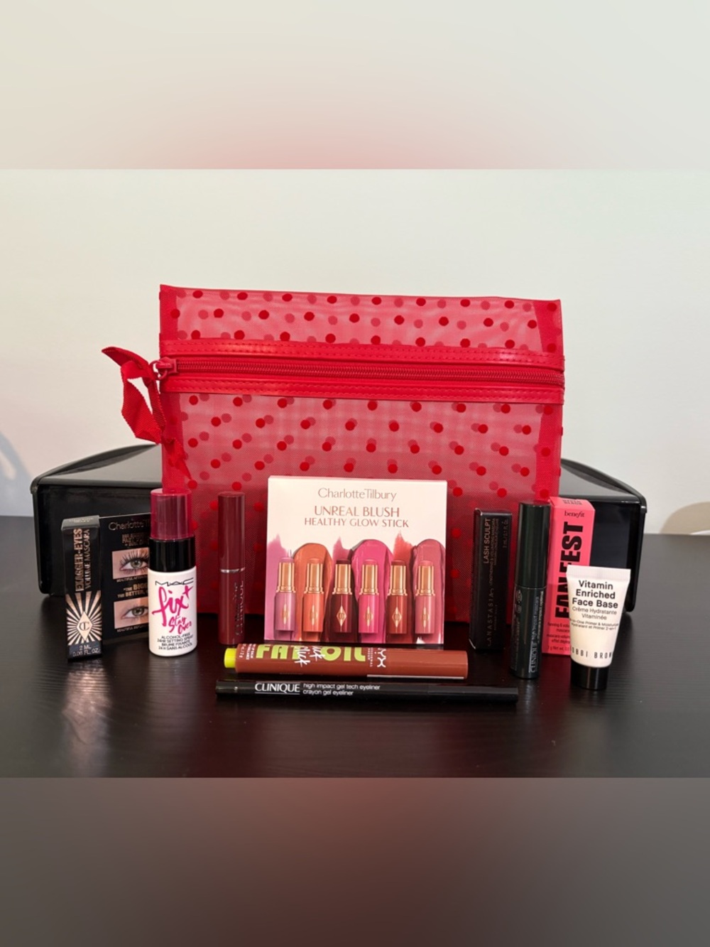 💄 NWT 10 Piece Makeup Bundle and Bag 💄
